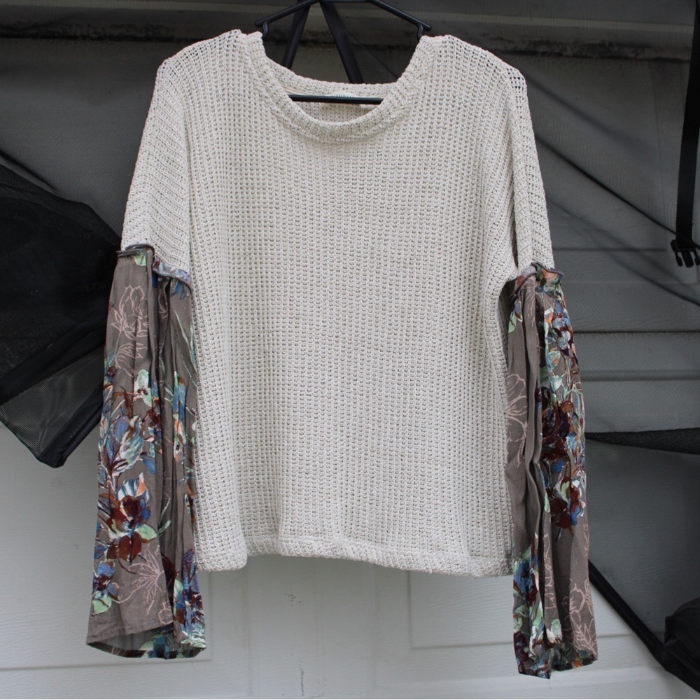 Wanderlux Medium Sweater